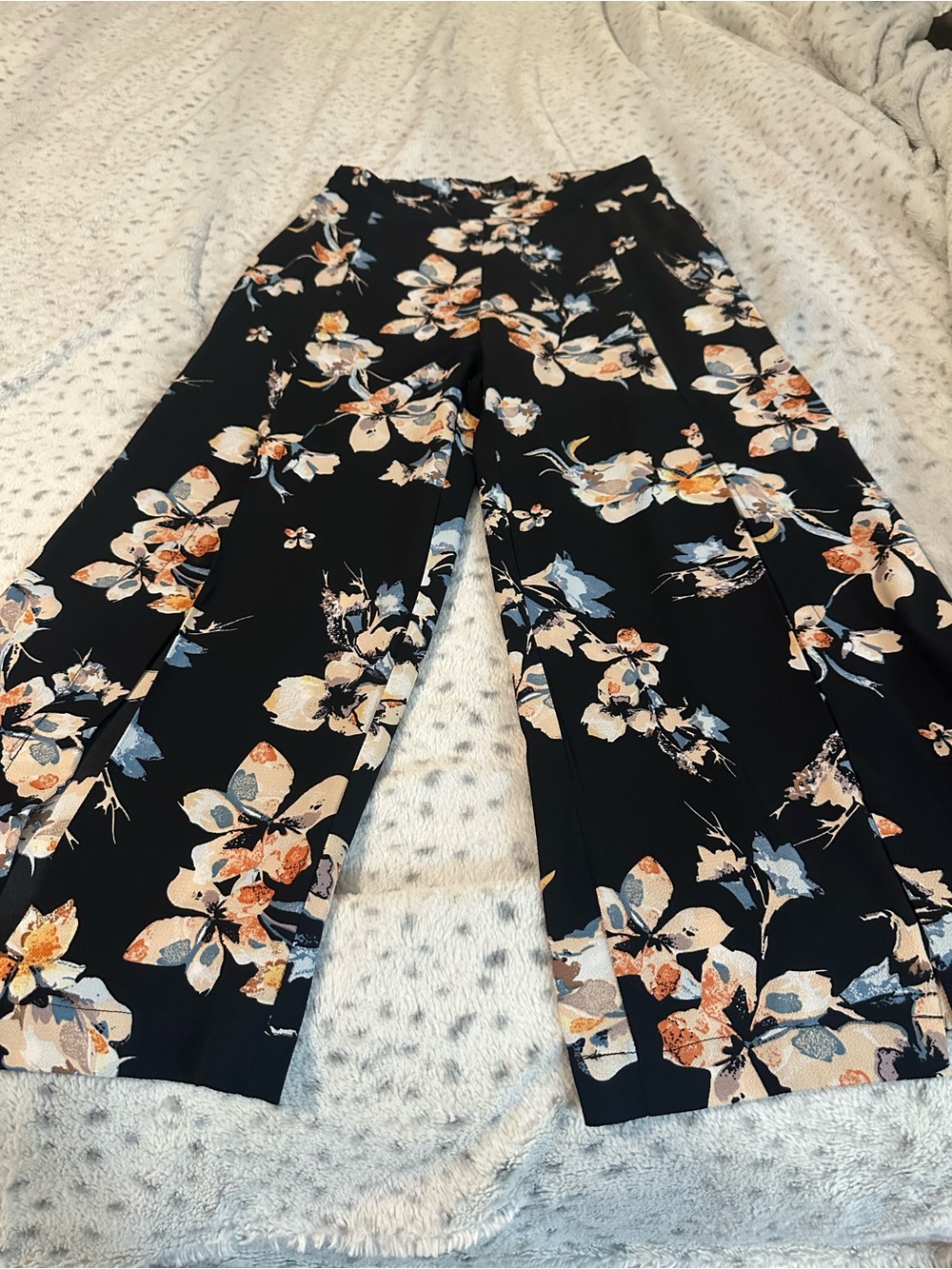 Jeans by Buffalo Wide Leg Floral Pants in Black with Peach & Blue Print